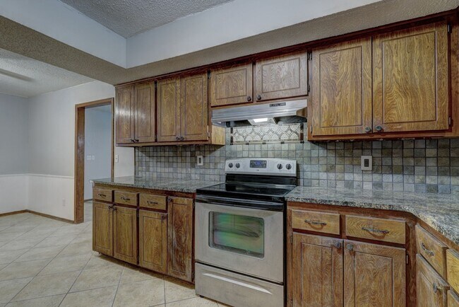 Building Photo - 3 bed 2 bath home in Moore, Ok