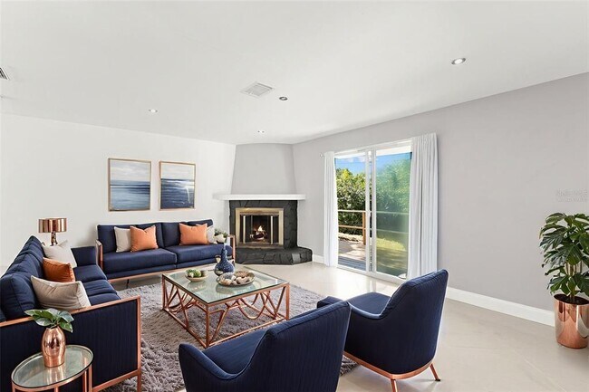 Building Photo - 4426 Helena St NE