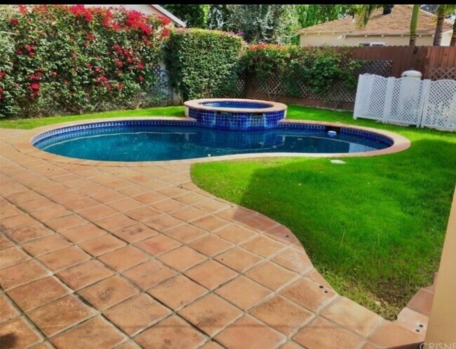 Building Photo - 14024 Peach Grove St