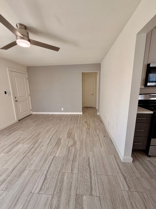 Building Photo - Remodeled 1 Bedroom Unit in Orange