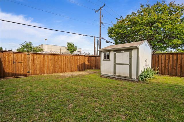 Building Photo - 3002 Lindbergh Dr