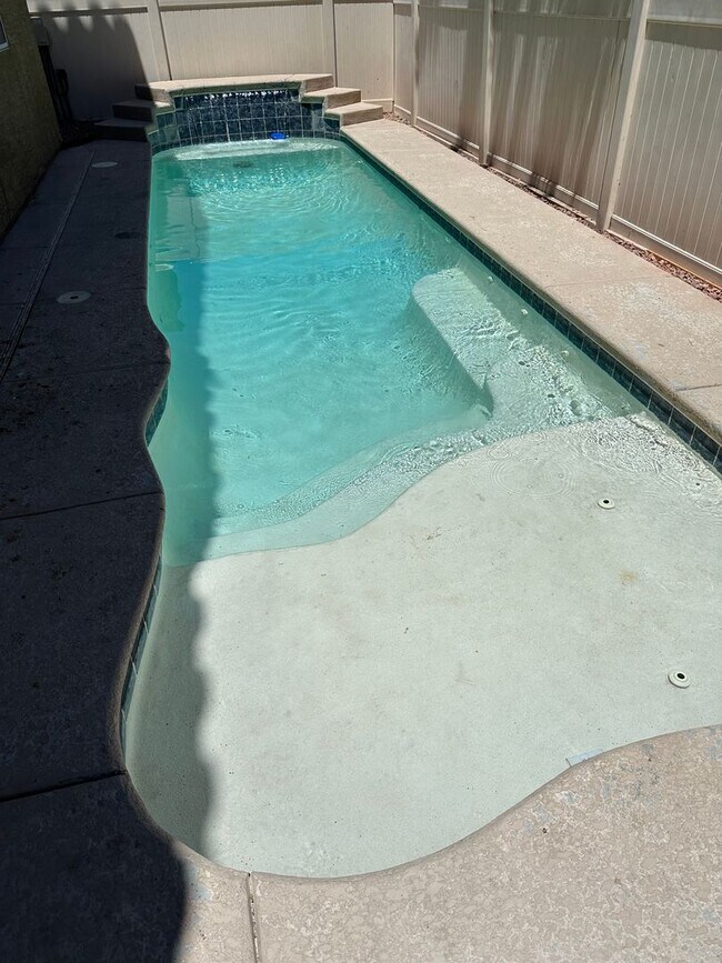 Building Photo - Newly Renovated 4 bedroom, 3 Bath with Pool