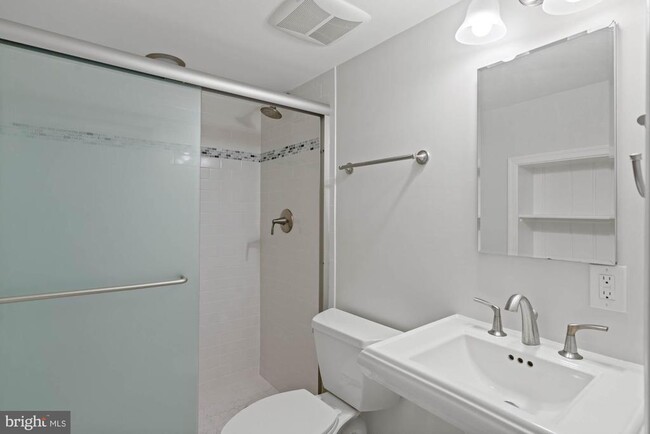 Building Photo - 5222 Duvall Dr