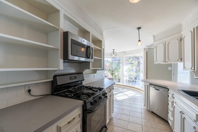 Building Photo - 3/2/2 READY TO RENT! Near ACU; ALL APPLIANCES PROVIDED