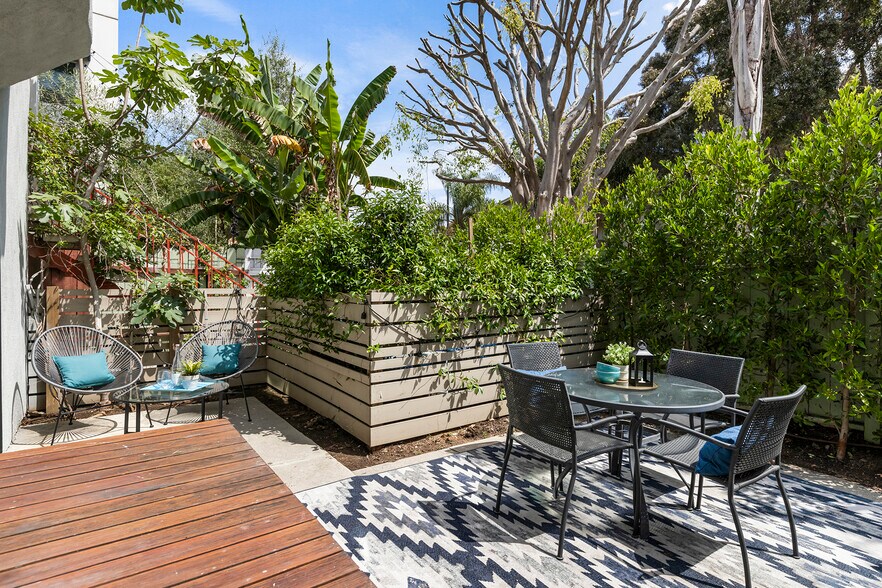 Building Photo - 617 6th Ave