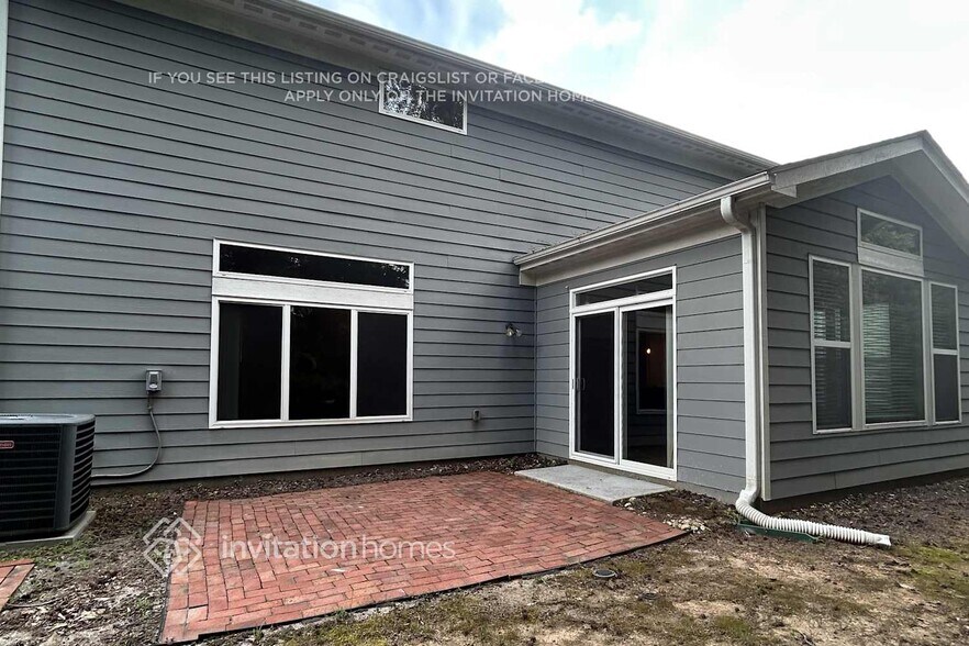 Building Photo - 2424 Steinbeck Ln