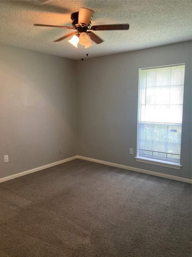 Building Photo - 1812 Parkcrest St