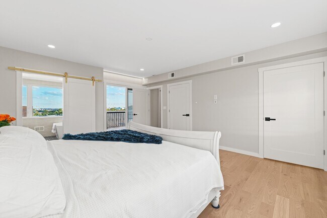 Building Photo - 312 Garfield Ave