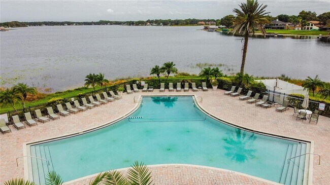 Building Photo - Waterfront 2/1 Condo on Lake Magdalene