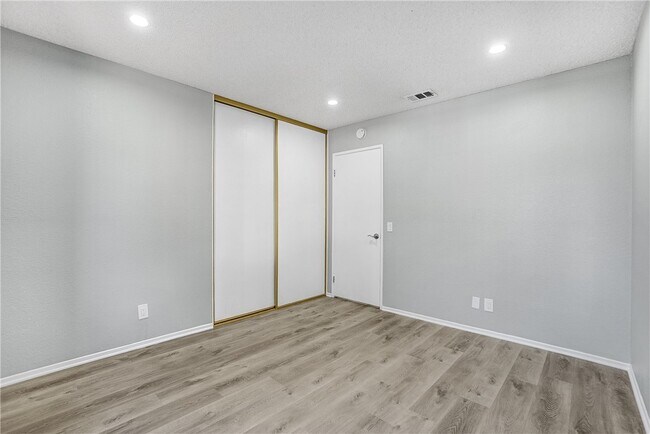 Building Photo - 1721 Viridan Ave