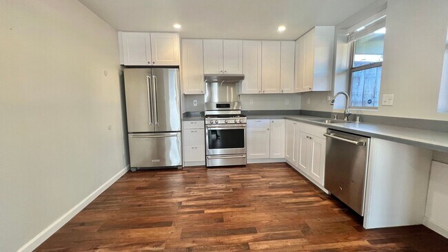 Building Photo - 696-694-29th