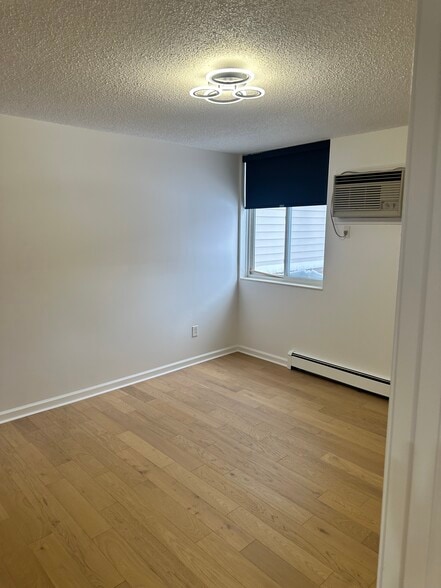 Master bedroom - 1653 Cass Lake Rd