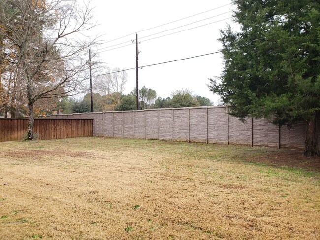 Building Photo - 3700 Old Omen Rd