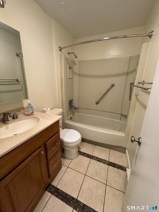 Building Photo - 34 A Padanaram Rd