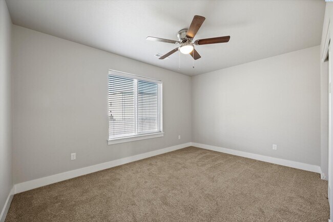 Building Photo - 4 BED HOME FOR RENT IN BENTON CITY MOVE-IN...