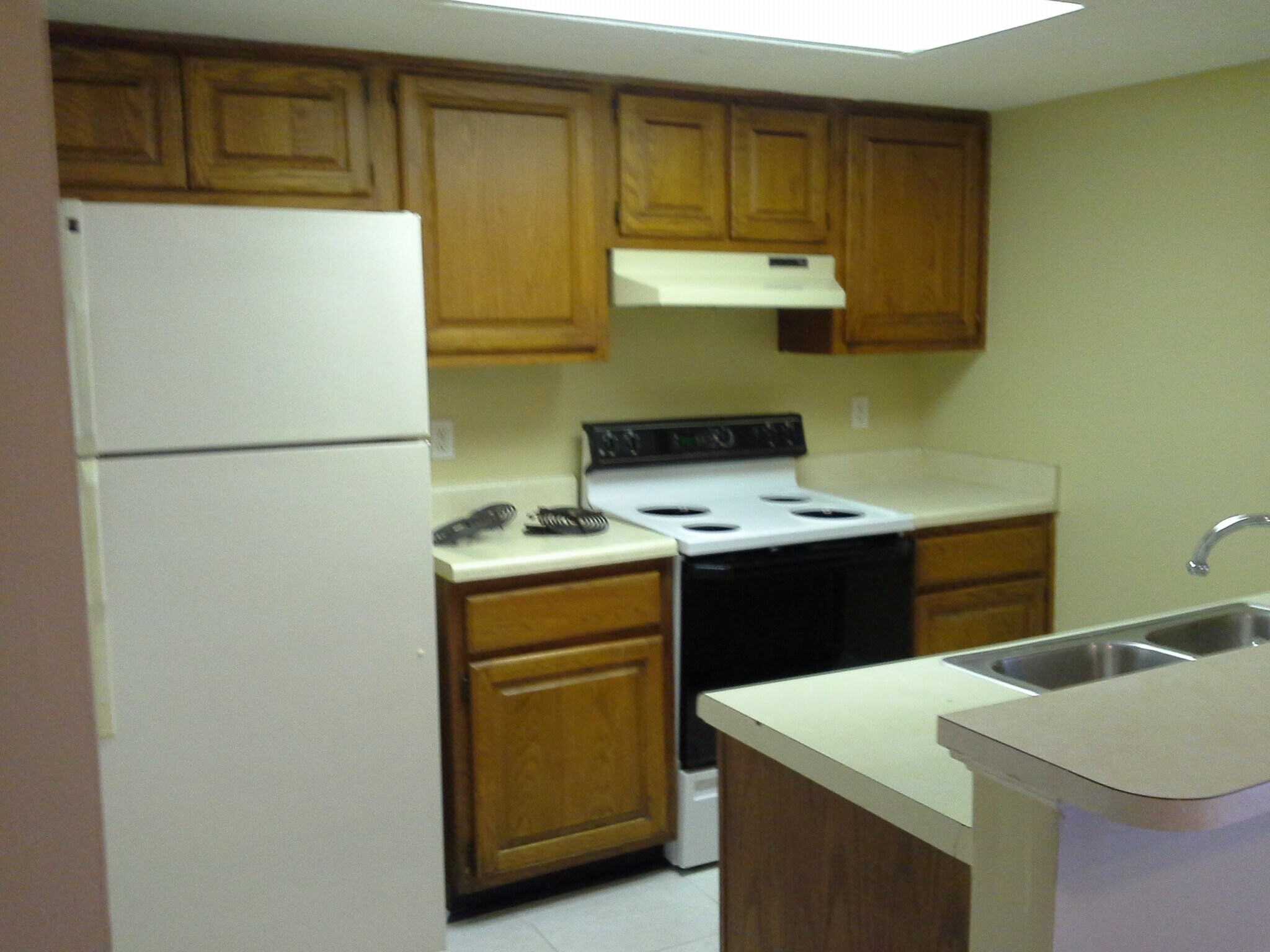 Building Photo - 7648 Jana Ln S