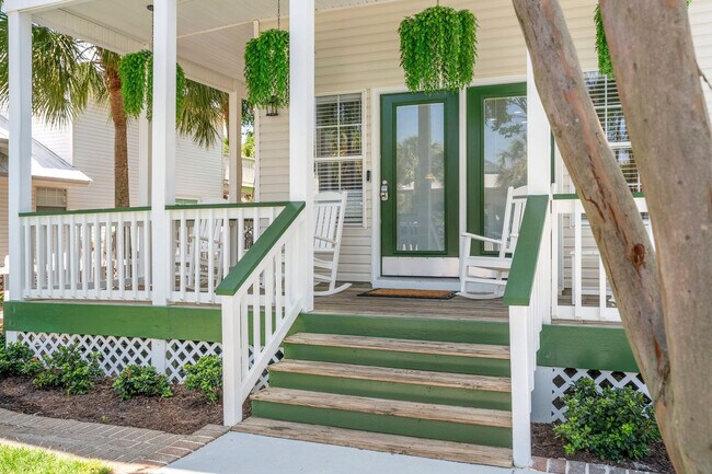 Building Photo - 4465 Clipper Cove