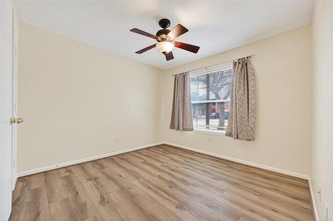 Building Photo - 15842 Little Miss Creek Dr