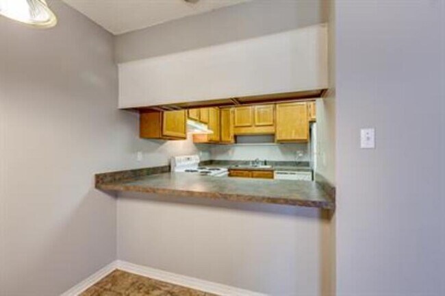 Building Photo - 2815 7th Ave