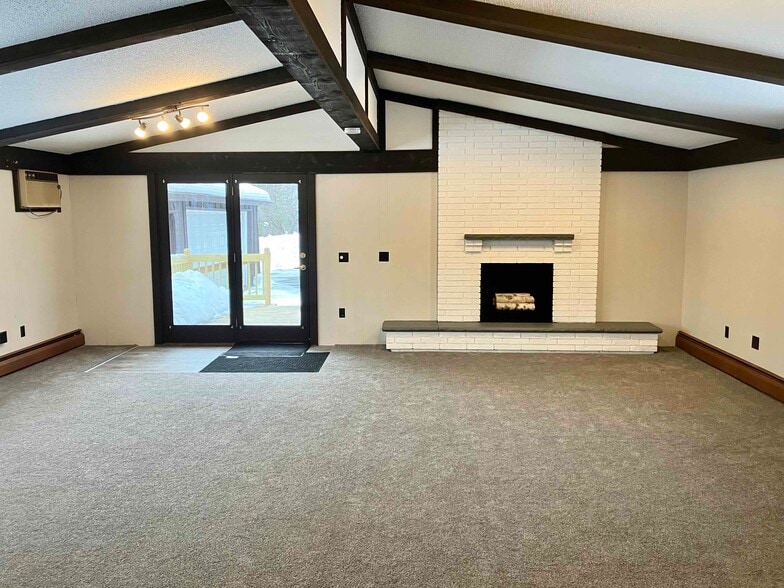 Building Photo - 6751 Geneva Ave S