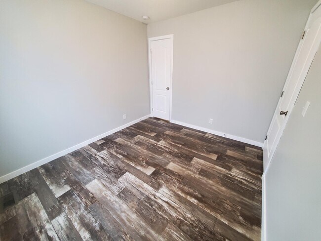 Building Photo - 13 Parakeet Hill Dr