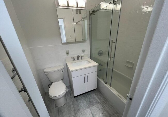 Building Photo - 96 Fifth Avenue