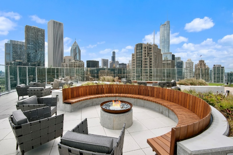 Building Photo - 455 N Park Dr