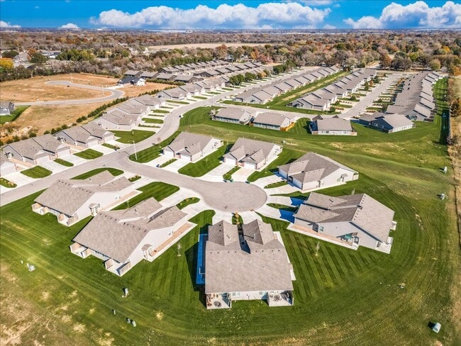 Building Photo - Edgewater Villa Baxter Plan