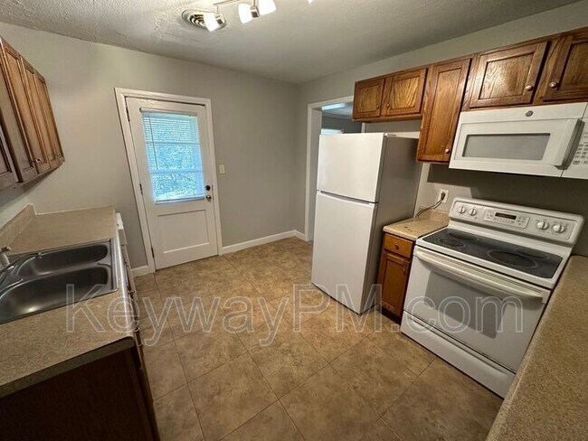 Building Photo - 3018 Acorn Rd