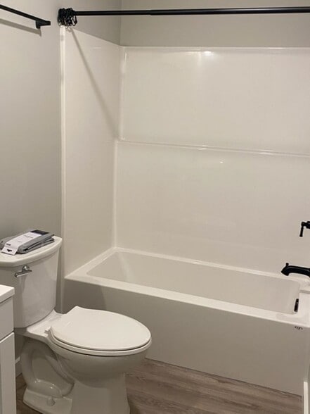 Building Photo - 128 Grand Ave