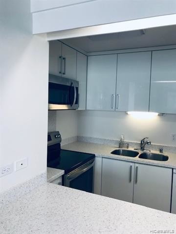 Building Photo - 501 Hahaione St