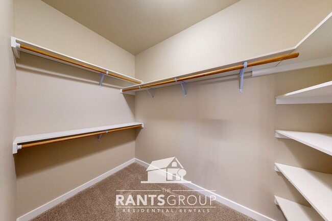 Building Photo - Newer Rambler in Hawks Prairie! Easy JBLM ...