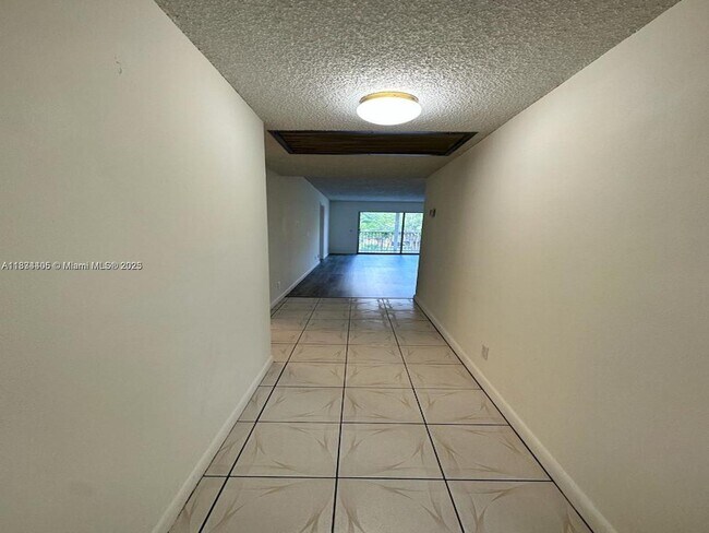 Building Photo - 1351 SW 125th Ave