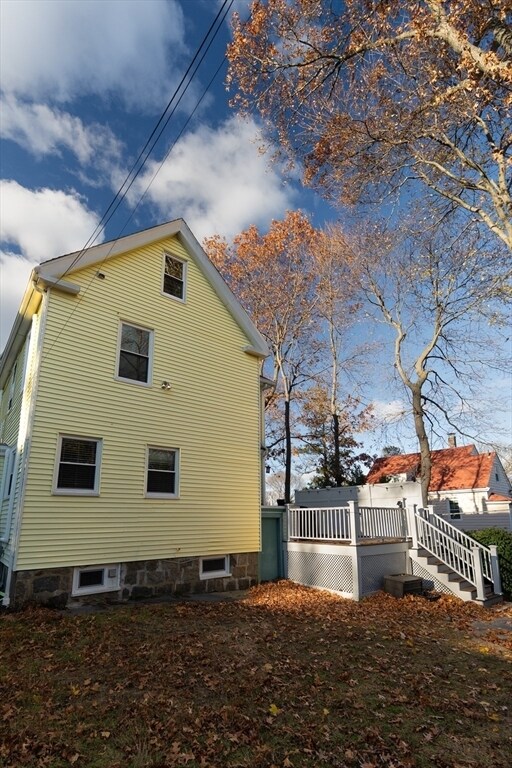 Building Photo - 118 Newburg St