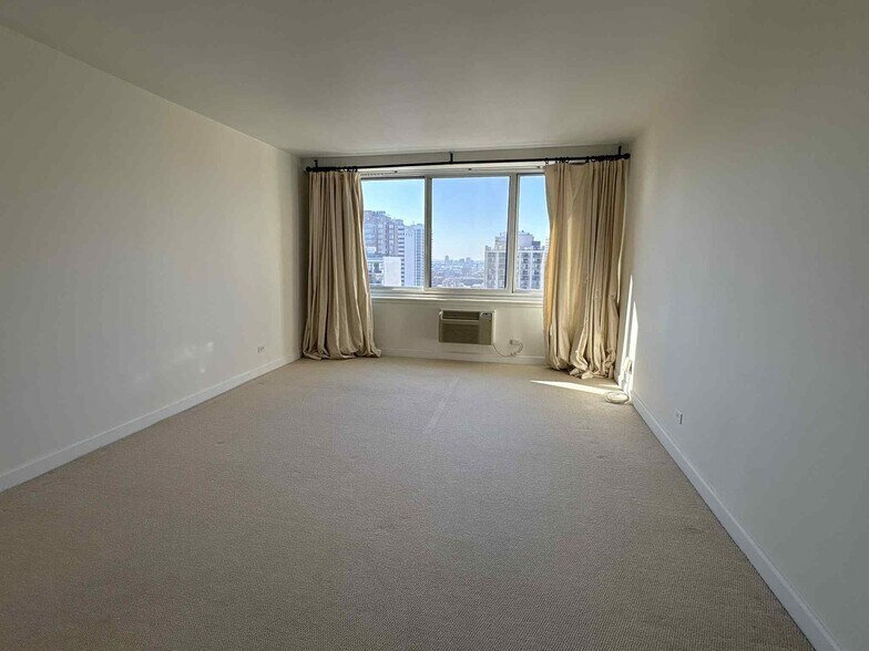 Building Photo - 1440 N Lake Shore Dr