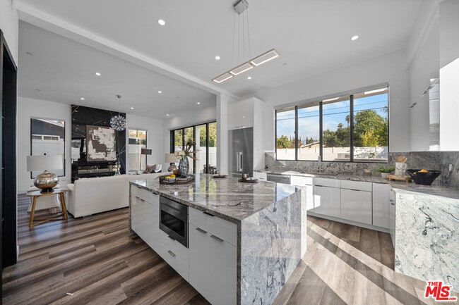 Building Photo - 5812 Willis Ave