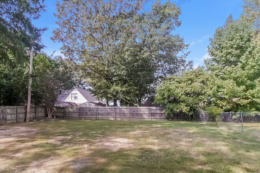 Building Photo - 269 Locust Grove Dr