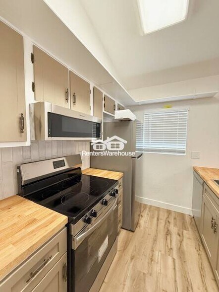 Building Photo - 2515 S Maple Ave