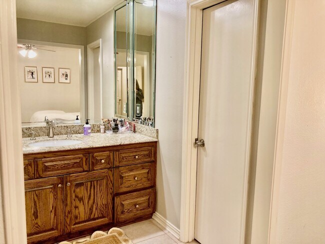 Building Photo - 14026 St Marys Ln