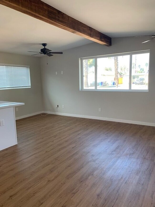 Building Photo - 1461 East Ln