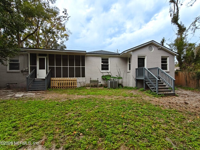 Building Photo - 1447 Lawrence Pl