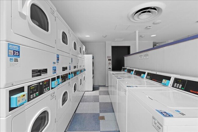 Building Photo - 1 bedroom in Chicago IL 60613