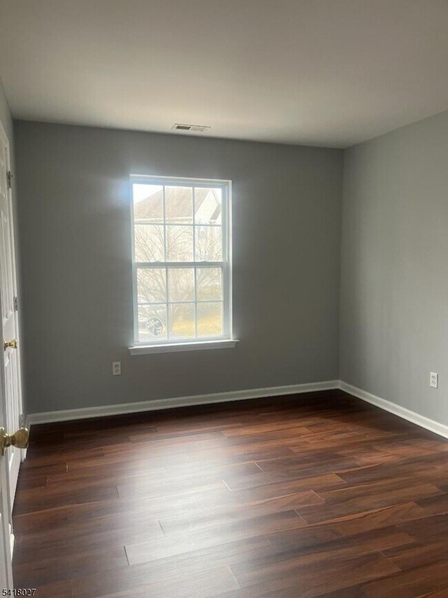 Building Photo - 227 Winding Hill Dr