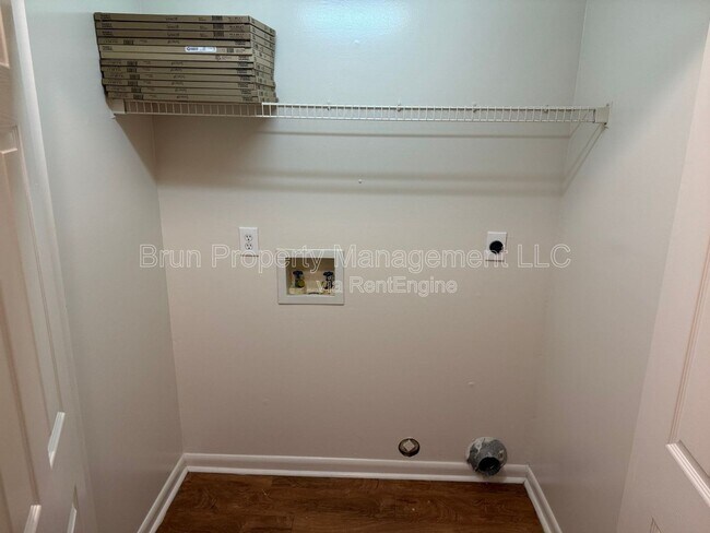 Building Photo - 1105 W Parkway Ave