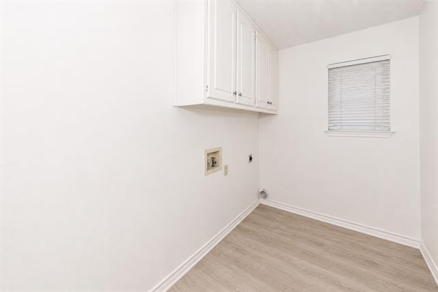 Building Photo - 3141 Oakdale Dr