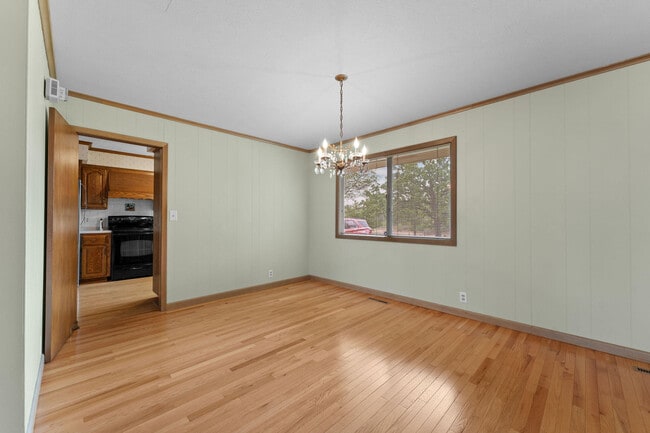 Building Photo - 471 Parkside Dr