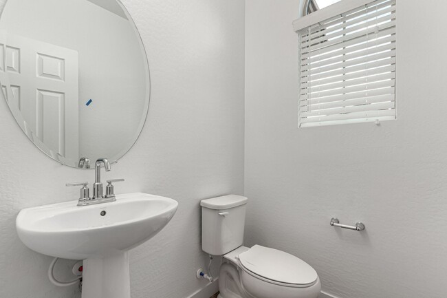 Building Photo - Beautiful home in Eastmark with 3 bedrooms...