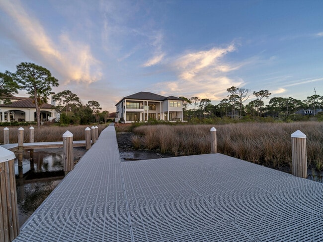 Building Photo - 330 Kelly Plantation Dr