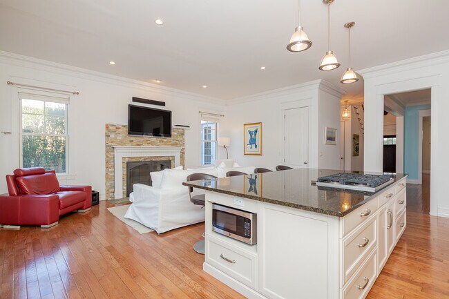 Building Photo - 29 South St