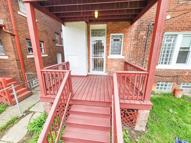 Building Photo - 1612 Atkinson St